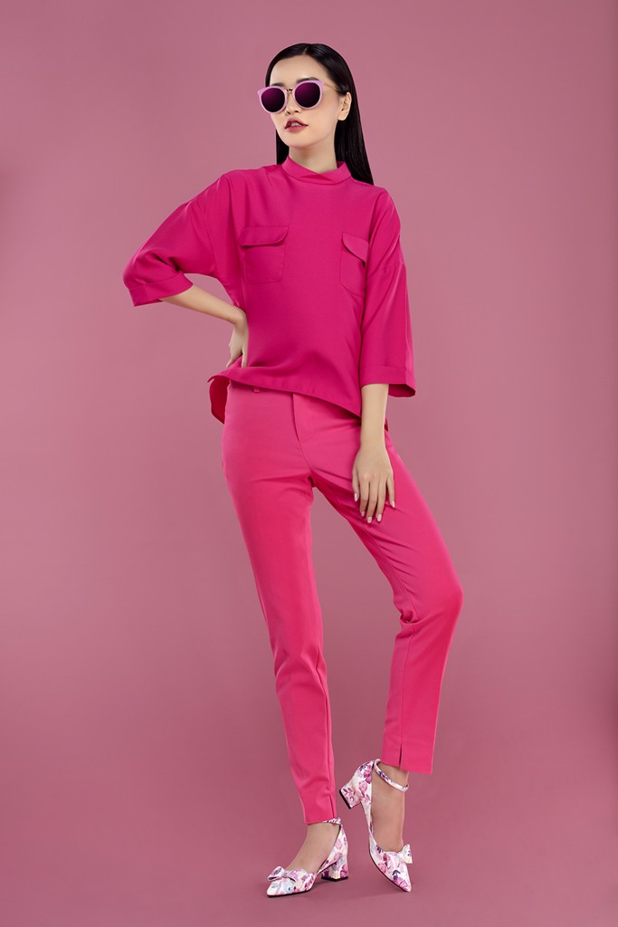 Cùng Cô Nàng “Bùa Yêu” Học Kết Hợp Giày Sandal Và Túi Xách 