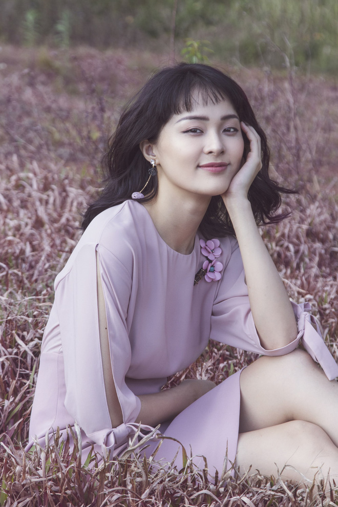 Hạ Vi đẹp như thiên thần trong bộ ảnh hoa oải hương, lăng xê mẫu váy hoa cùng tone màu tím