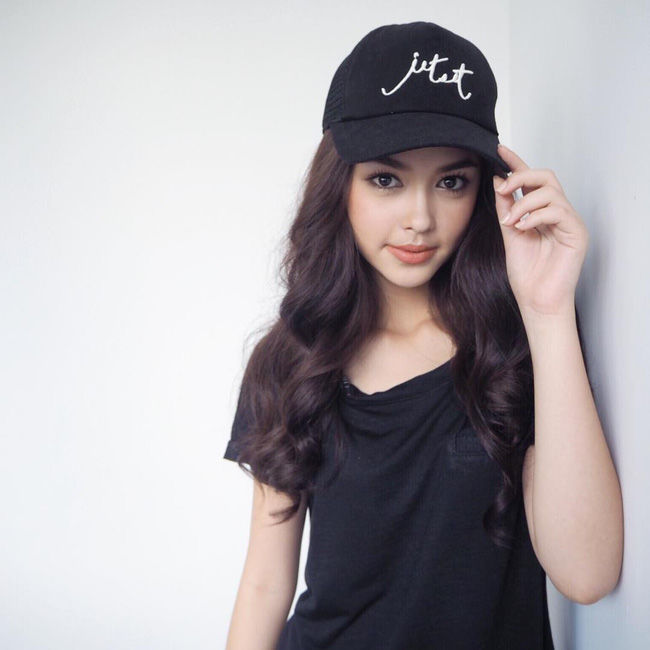 Học cách trang điểm nhẹ nhàng, tôn da của các cô gái đến từ xứ sở chùa vàng