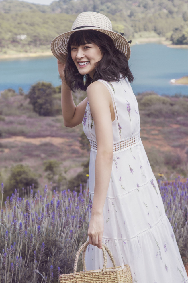 Hạ Vi đẹp như thiên thần trong bộ ảnh hoa oải hương, lăng xê mẫu váy hoa cùng tone màu tím