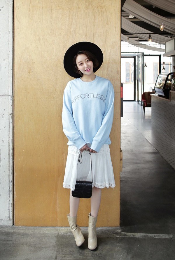 Bí Quyết Mặc Đẹp Với Phong Cách Màu Sắc Đơn Giản