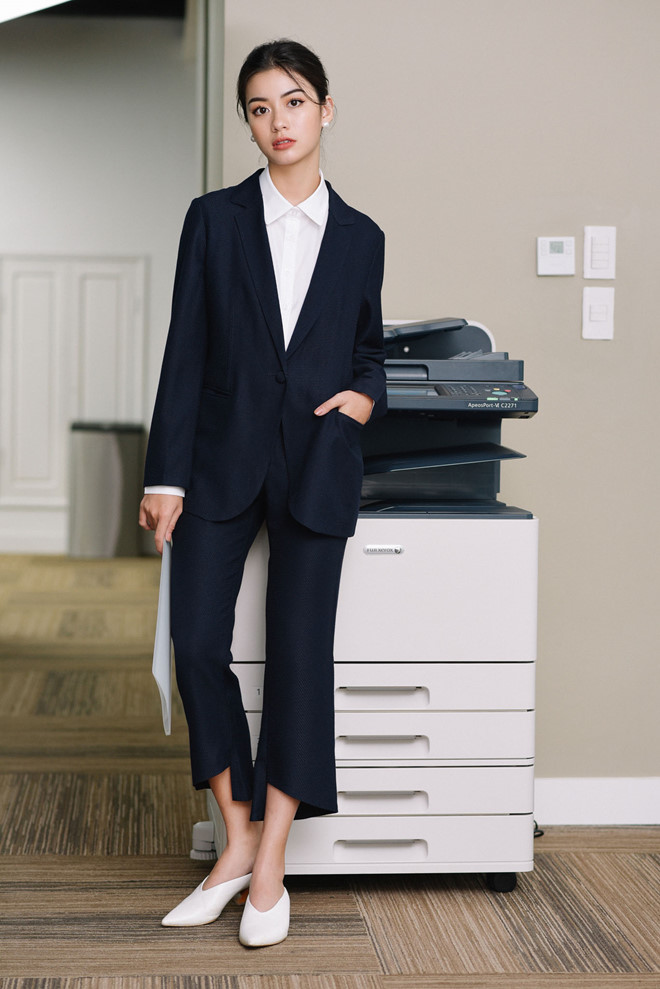 Chọn trang phục tối giản: bí quyết để các cô nàng công sở không phải đau đầu khi lựa chọn trang phục