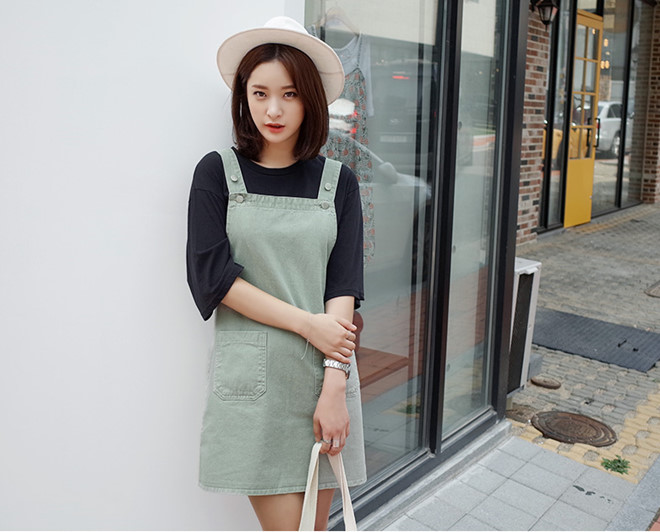 Bí quyết phối đồ với yếm giúp các cô nàng luôn trẻ trung, năng động trong hè Bí quyết phối đồ với yếm giúp các cô nàng luôn trẻ trung, năng động trong hè
