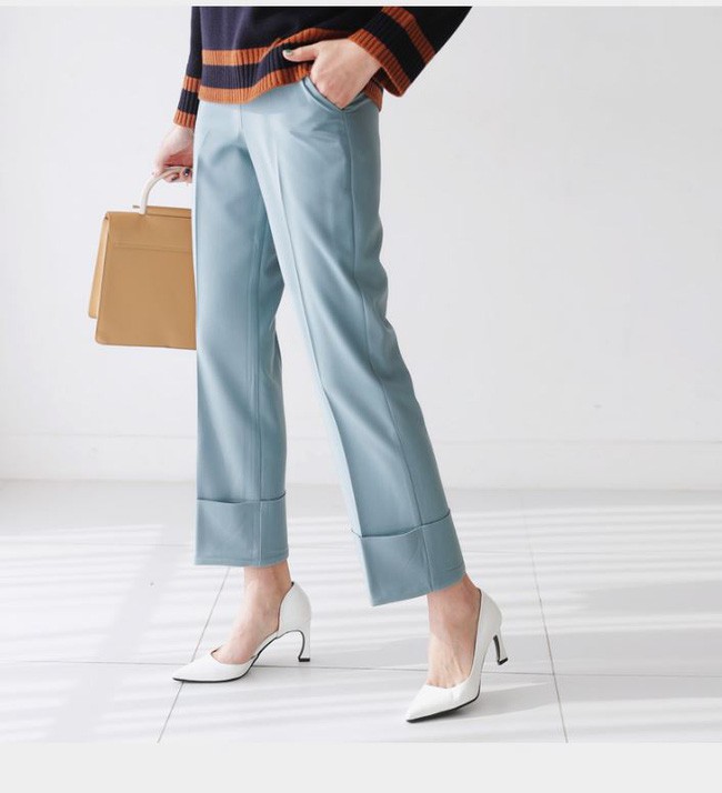 Cùng tham khảo những trang phục công sở cho các cô nàng yêu xanh màu xanh baby