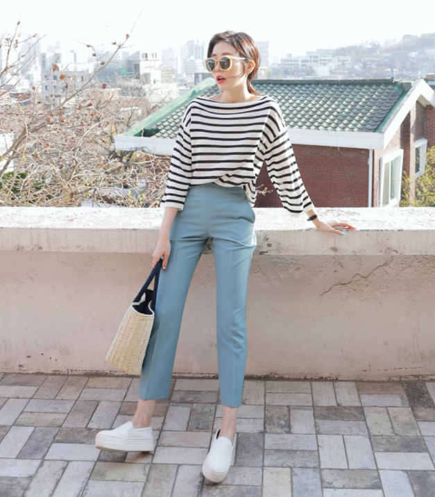 Cùng tham khảo những trang phục công sở cho các cô nàng yêu xanh màu xanh baby