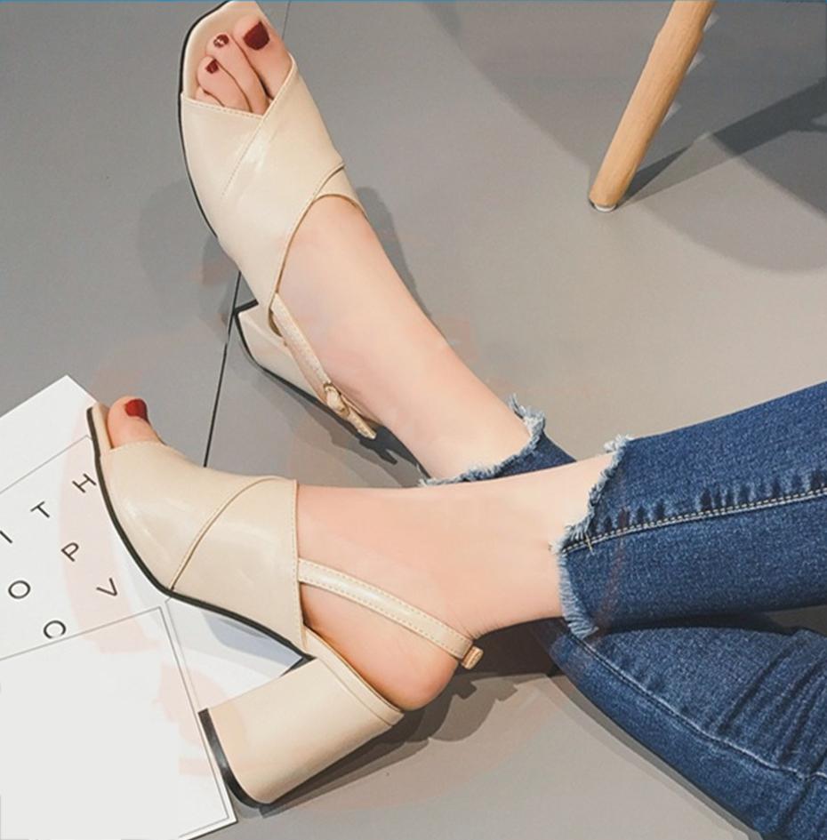 Gợi ý những mẫu giày sandals cực xinh cho phái đẹp 