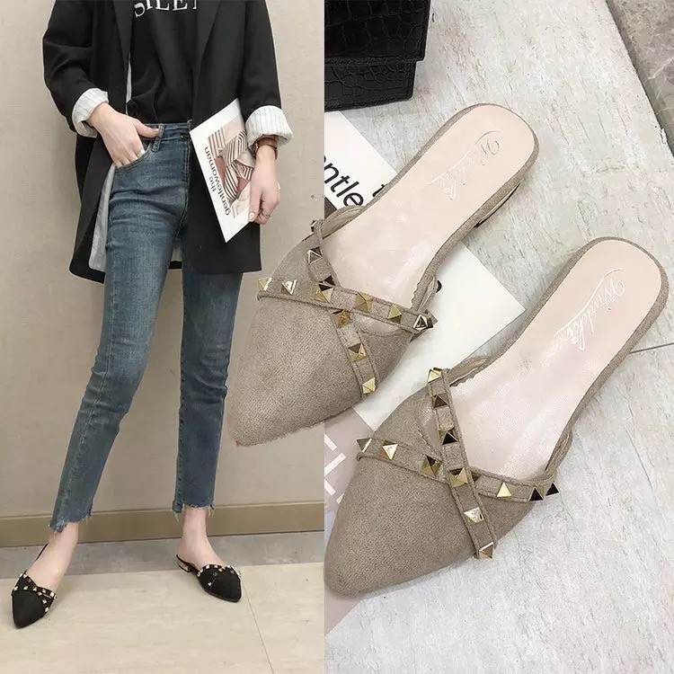 Những đôi giày các nàng nên có trong tủ đồ của mình