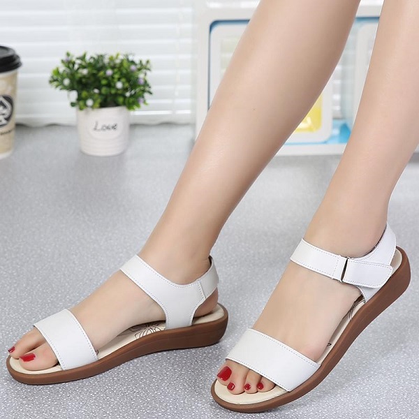 Top 8 xu hướng giày nữ cực hot hiện nay