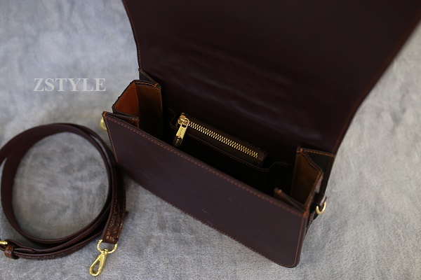 Túi đeo chéo nữ da cá sấu