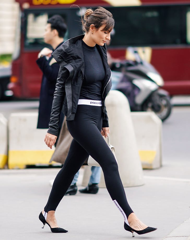 10 đôi giày tốt nhất để mang với quần legging