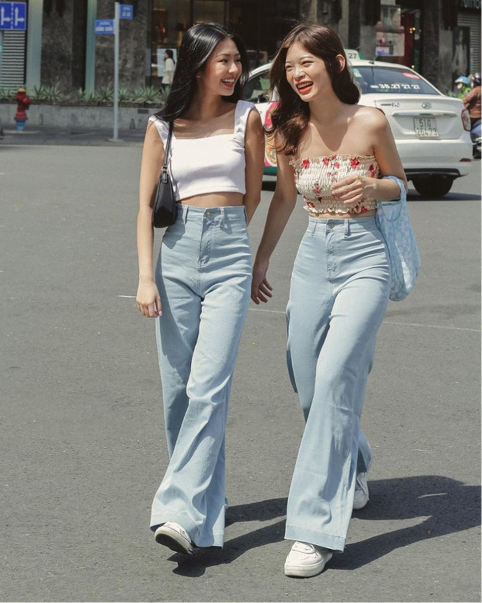 Cách phối áo Crop Top cá tính để mặc trong mùa hè này