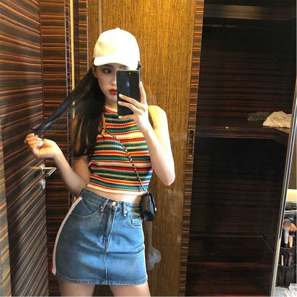 Cách phối trang phục áo dệt kim vào mùa hè