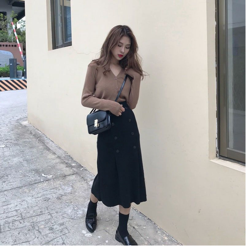 Cách phối trang phục áo dệt kim vào mùa hè