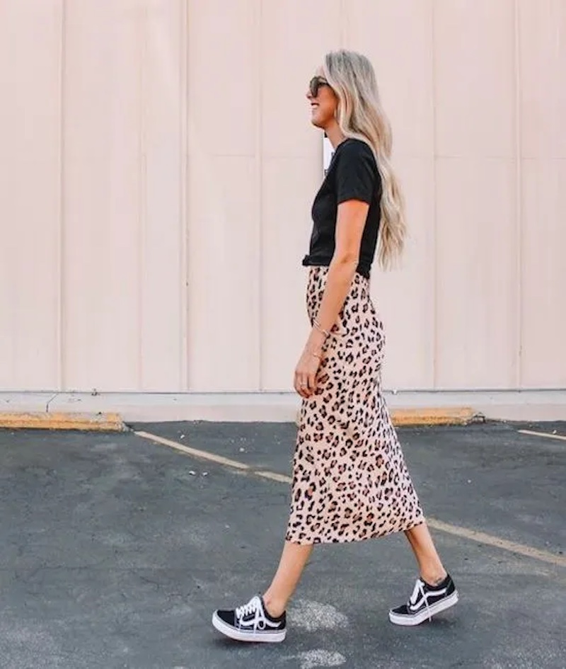 Cách phối trang phục nữ thu hút với giày Vans