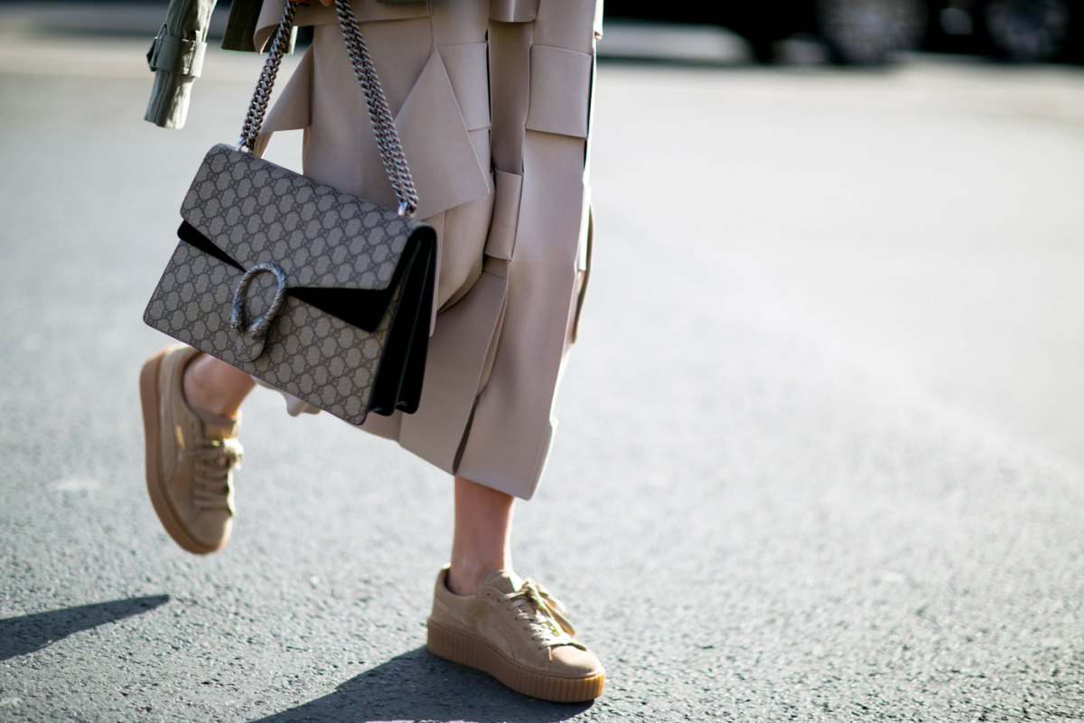 Top 8 đôi giày thể thao hợp thời trang tốt nhất dành cho nữ năm 2022