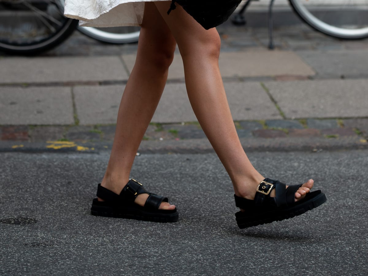 Top 8 những đôi dép nữ thoải mái nhất cho chuyến đi mùa hè sắp đến của bạn