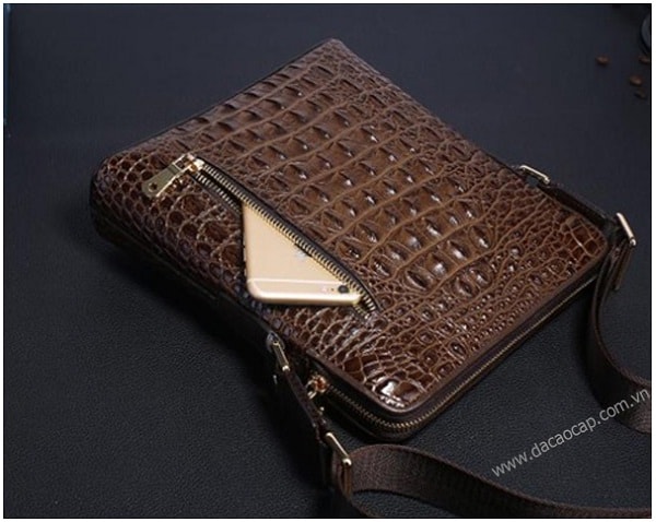 Áo khoác da cá sấu