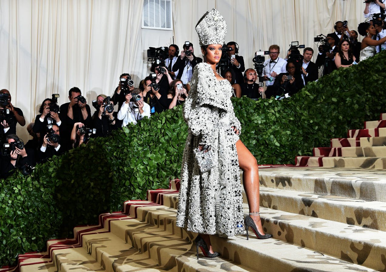 Best Look Của Rihanna Theo Năm Tháng