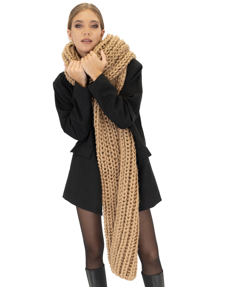 Bí quyết quàng khăn cô nàng thanh lịch cần phải biết