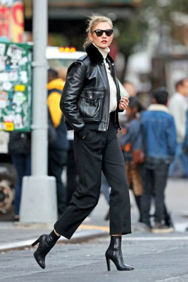 Các ý tưởng trang phục quần jean đen bạn cần thử