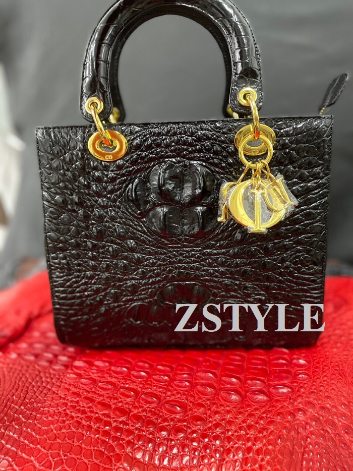 Các ý tưởng trang phục quần jean đen bạn cần thử