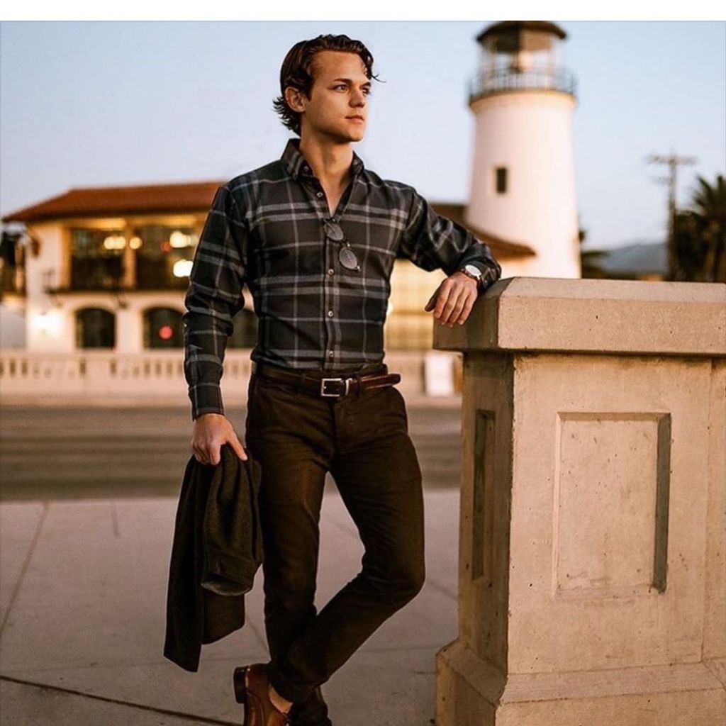 Cách mặc áo sơ mi flannel cho nam