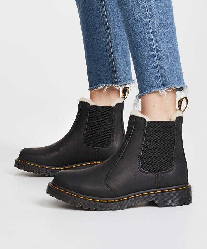 Cách phối giày khi đi du lịch cho phái nữ