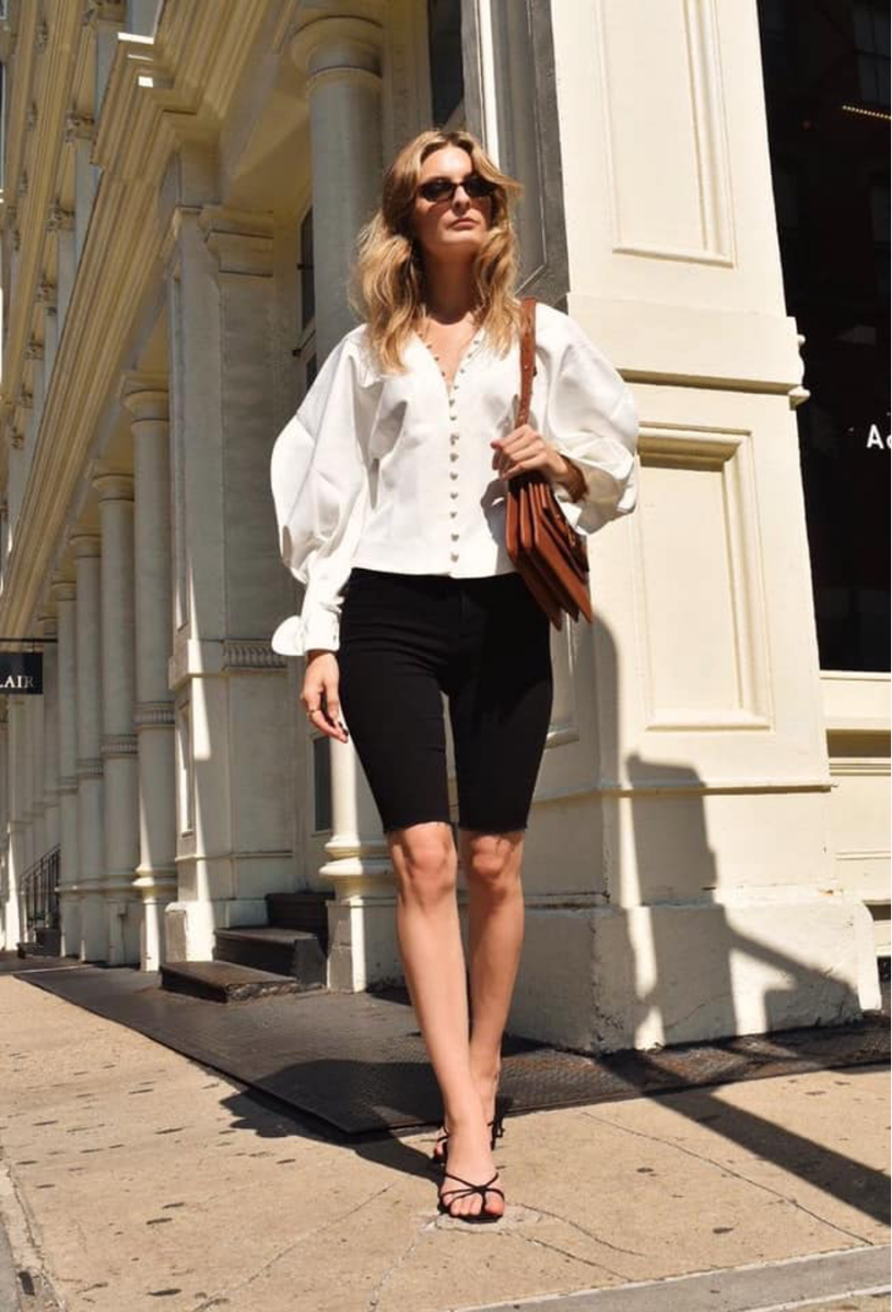 Cách phối trang phục với quần short biker