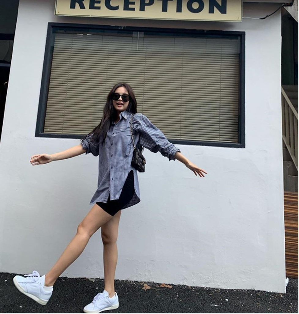 Cách phối trang phục với quần short biker