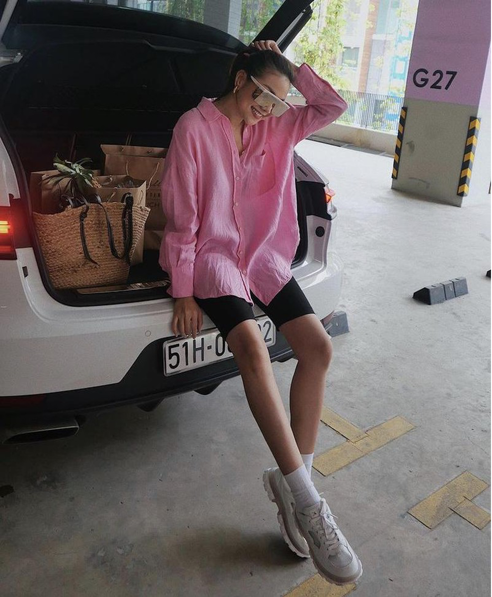 Cách phối trang phục với quần short biker