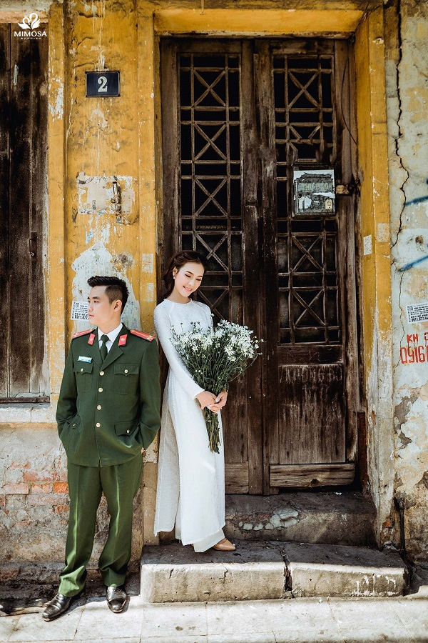 Cách tạo dáng chụp ảnh cho các cặp đôi có sự chênh lệch về chiều cao