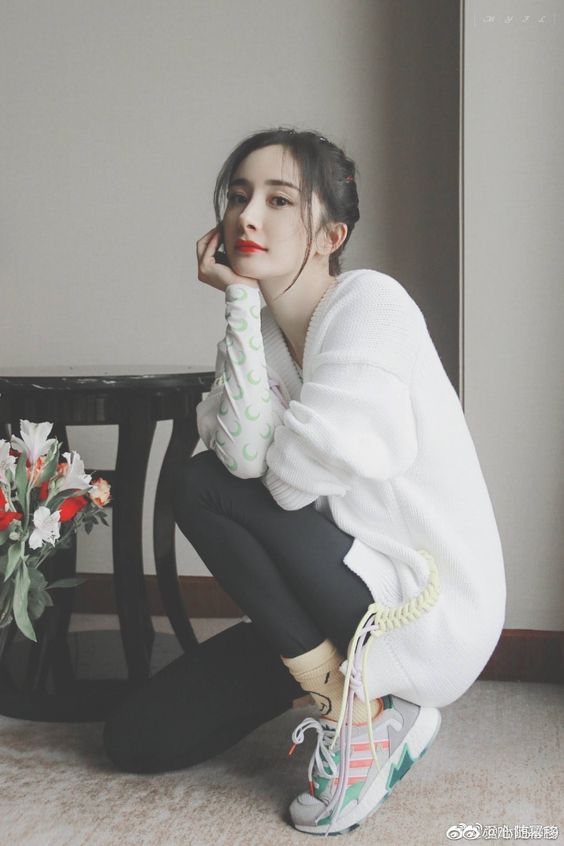 Mix đồ sành điệu cuốn hút theo phong cách diễn viên Dương Mịch