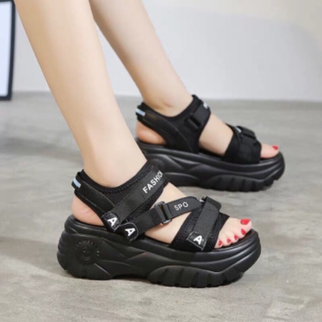 Top giày nữ xu hướng năm 2022 