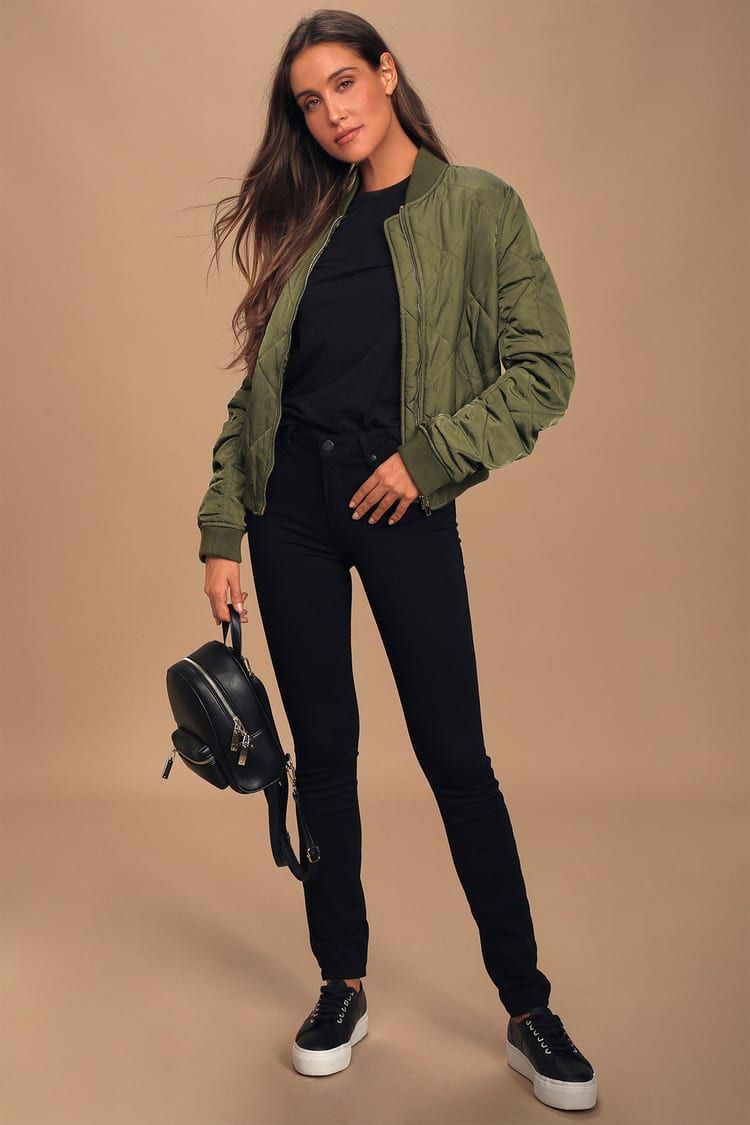 Làm thế nào để mặc phong cách với chiếc áo khoác bomber?