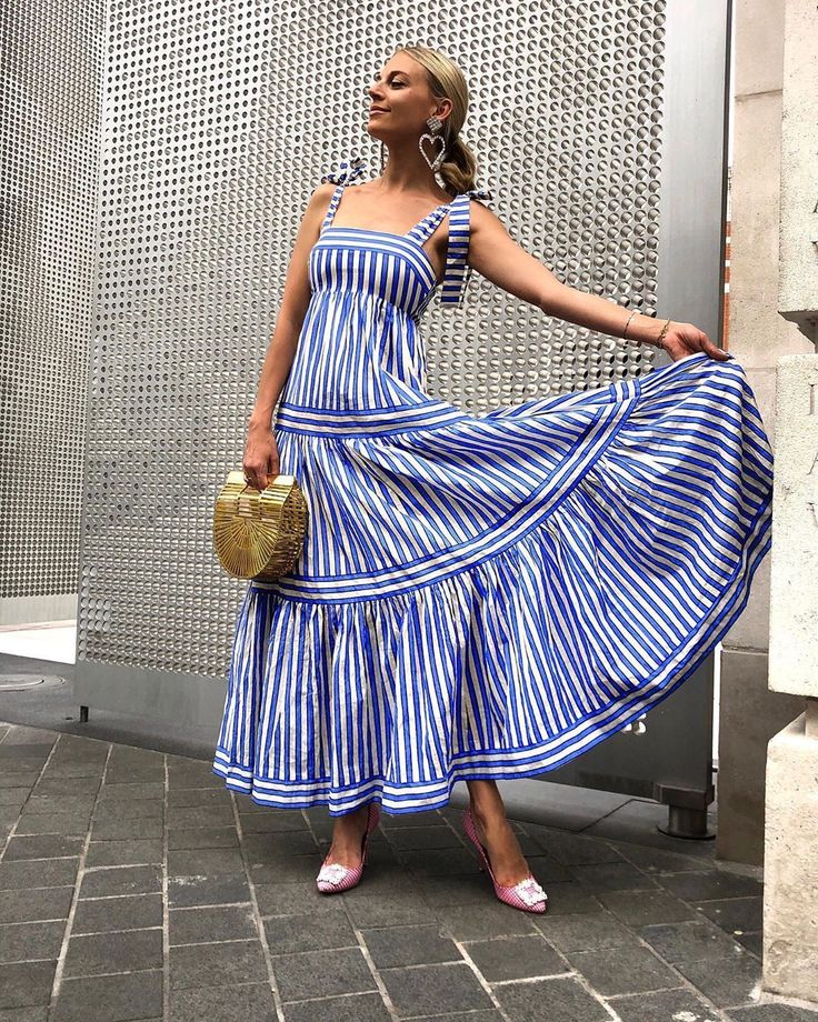 Lời khuyên để có được vẻ ngoài hoàn hảo với váy xếp tầng