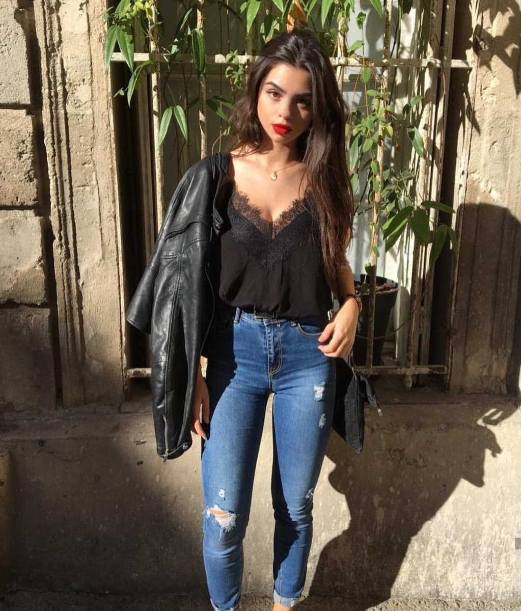 Mặc gì đến câu lạc bộ dành cho phụ nữ