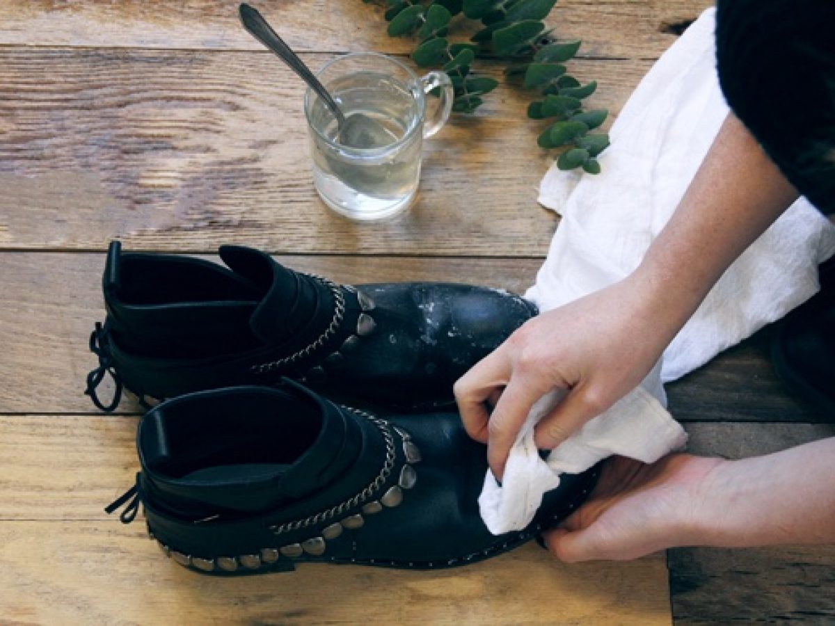 mách chị em cách bảo quản giày dép