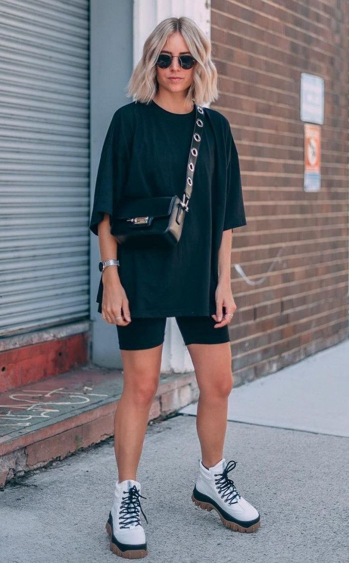 Mẹo mặc áo oversized trẻ trung và năng động