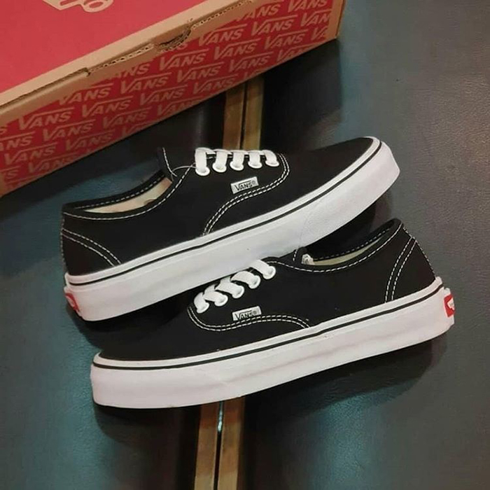 Nên đi giày gì với quần short cho cả nam vào nữ vào mùa hè