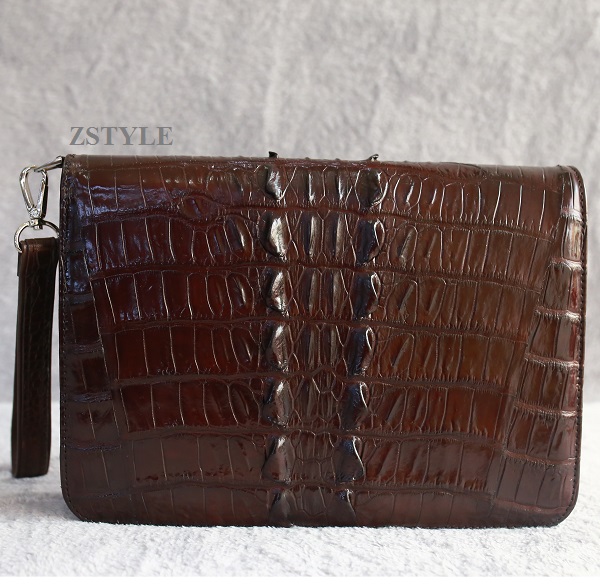 Những chiếc ví và túi đựng đồ du lịch sang trọng dành cho nam giới mà bạn có thể mua vào năm 2022