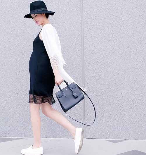 Những Mẫu Giày Dép Mẹ Bầu Nên Có