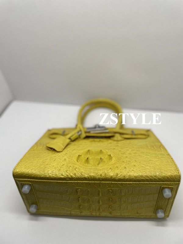 Những mẫu túi xách nữ da cá sấu mà bất kỳ người phụ nữ nào cũng nên sở hữu