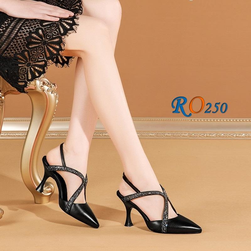 Những mẫu xăng đan cho mùa hè năng động