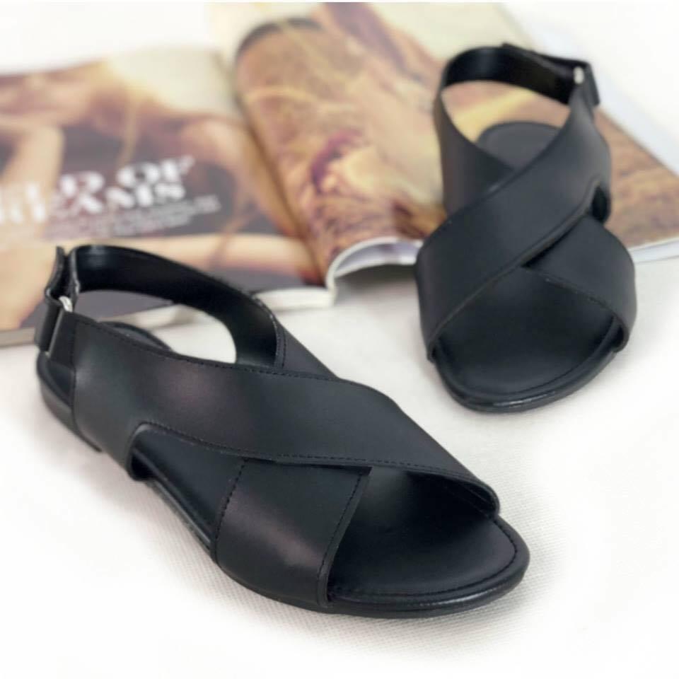 Những mẫu xăng đan đang gây bão hiện nay