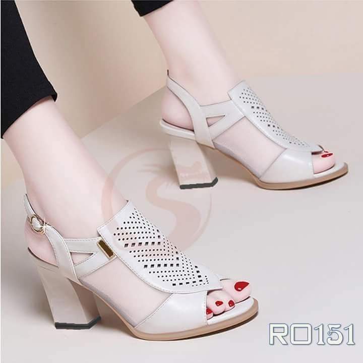 Những món đồ thời trang không chỉ giúp eo thon mà dù mông lép cũng trở nên căng tròn quyến rũ