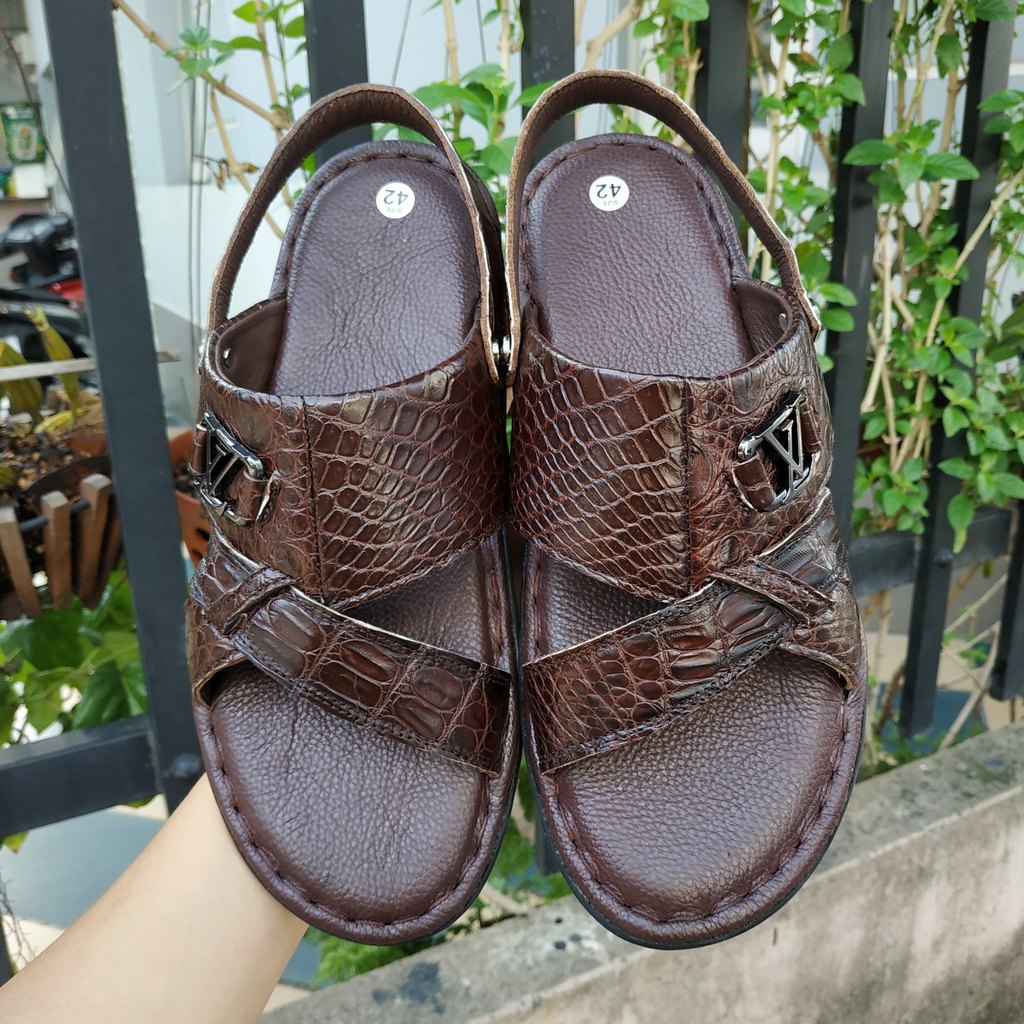 Những phụ kiện da cá sấu bạn nên có trong mùa hè này