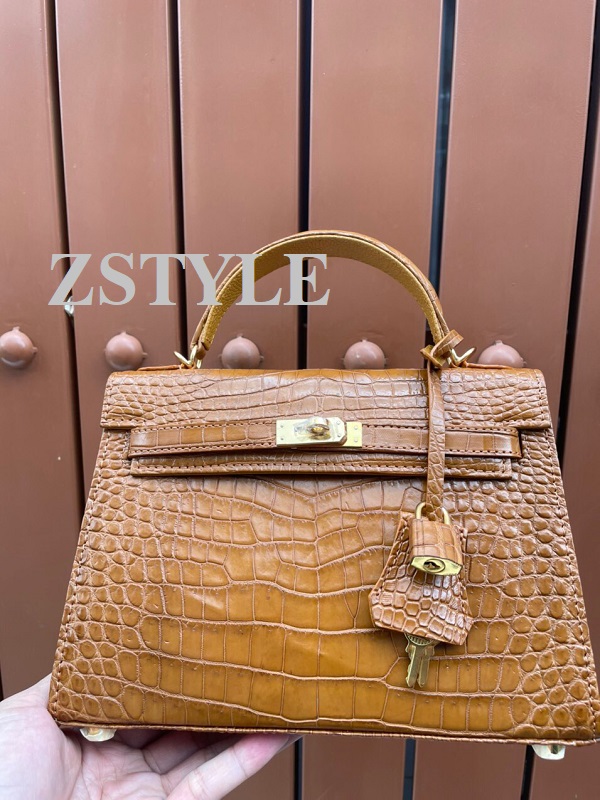 Phụ kiện phụ nữ phải trong mùa hè năm 2022