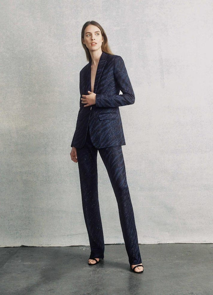 Power dressing là gì và cách làm chủ phong cách này