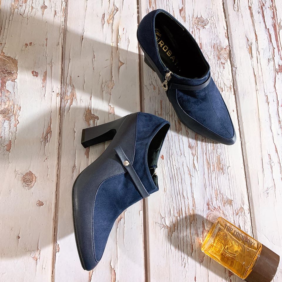 Sự quay lại của những chiếc quần mom jean