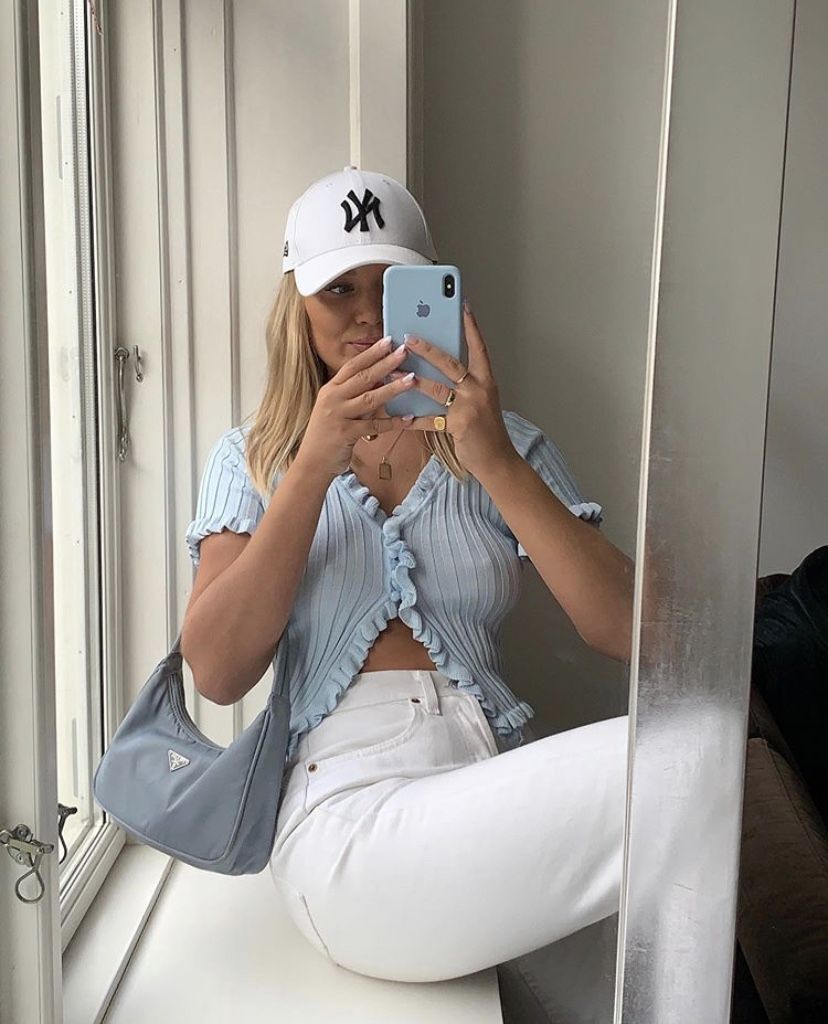 Tạo kiểu với quần jean trắng khi thời tiết ấm dần